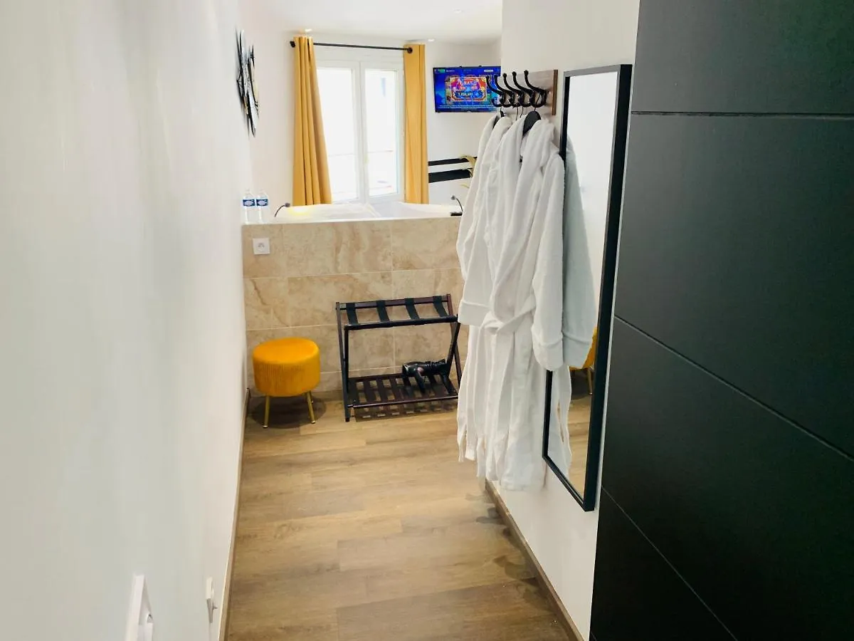 Duplex Bellevue Spa Privatif Toit D'Aix Aix-en-Provence 0*,  France